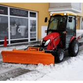 Снегоуборочный трактор TYM T233